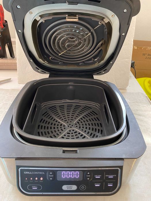 Gratar electric Foodi Ninja AG301EU, functie friteuza aer cald, 1760 W