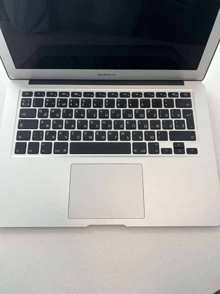 MacBook Air (13-inch, 2017)