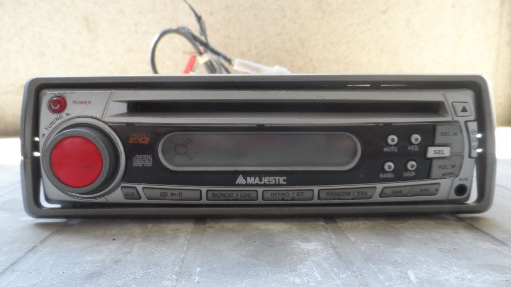 Авторадио CD плеър