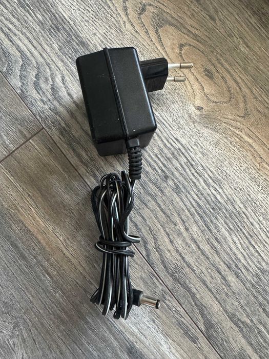 Синтезатор,пиано  YAMAHA PSR-300