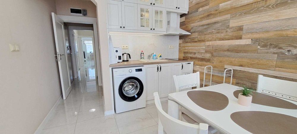 Дава се под наем Тристаен апартамент в Варна, Център - 100 кв.м за 960 € - Снимка #3