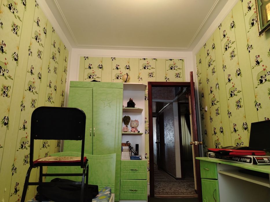 Навоий шахар Янги бозор қаршисидаги домлардан квартира сотилади