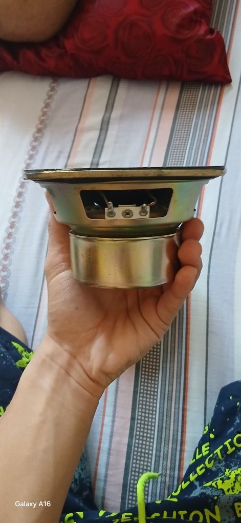 Продаются колонки бассовые