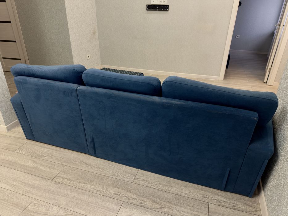 Угловой диван в гостиную