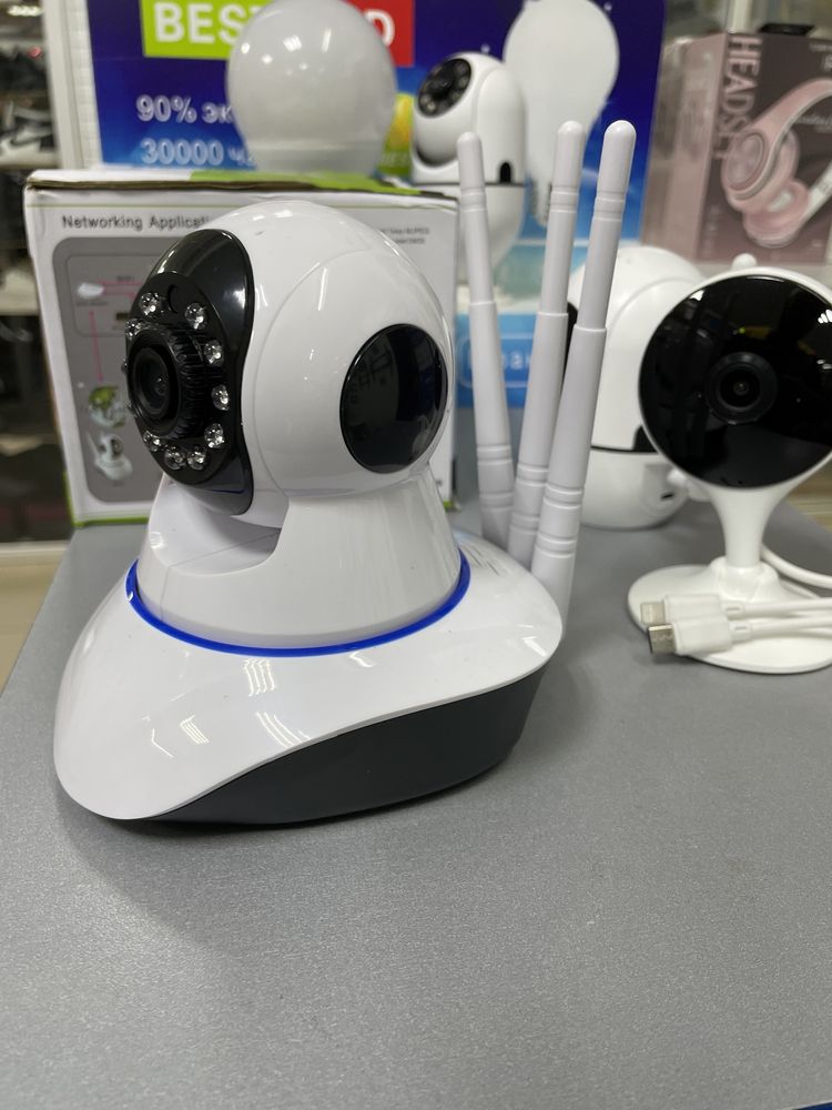 WiFi камера видеонаблюдения поворотная 360 внутренная
