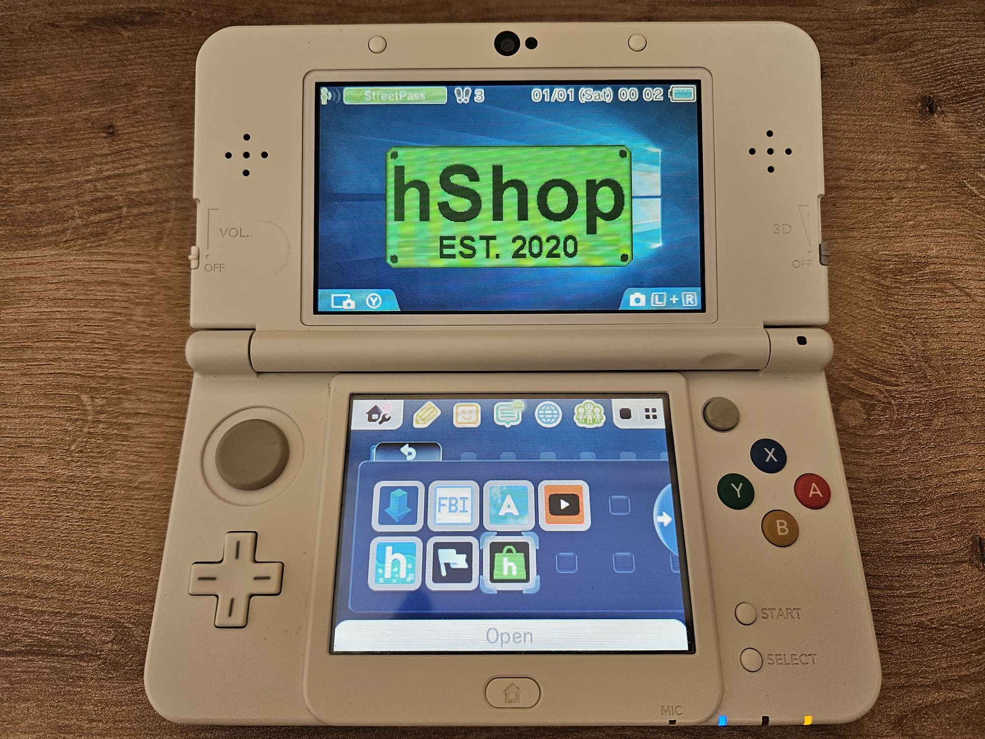New Nintendo 3DS modat