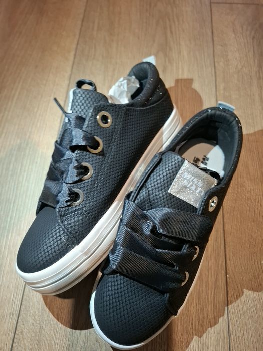 Дрехи и обувки за деца