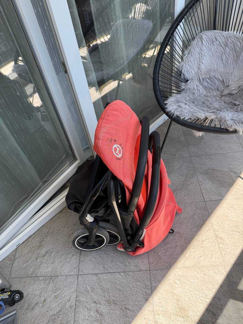 Продавам детска количка Cybex Eezy S Plus II