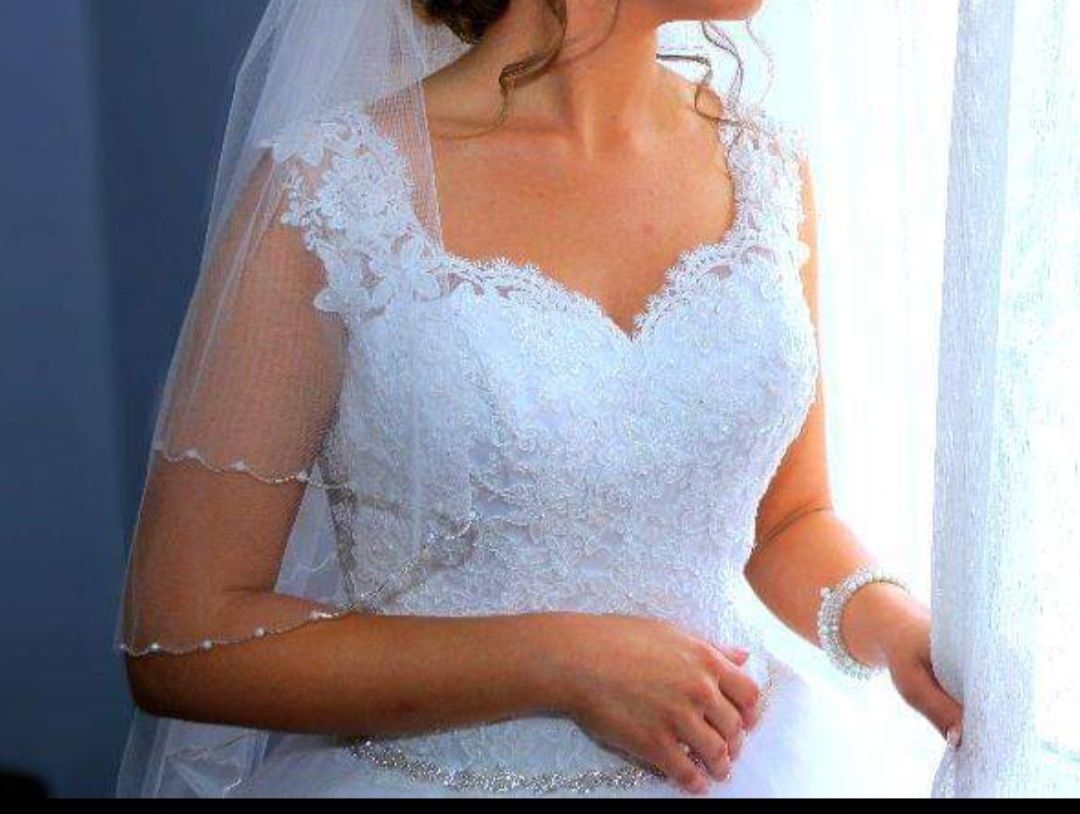 Rochie de mireasa +voal mireasa