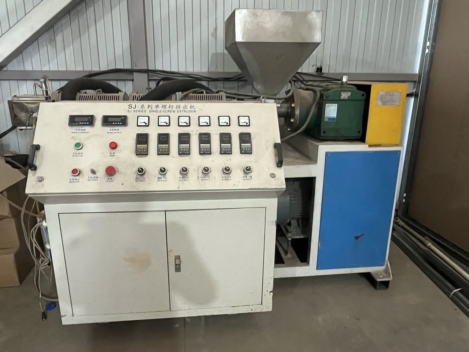 Продается: Одношнековый экструдер SJ50/30 в отличном,рабочем состоянии