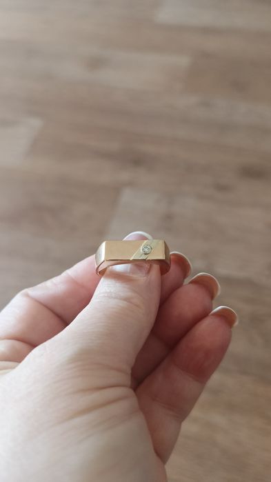 Продам золотое кольцо