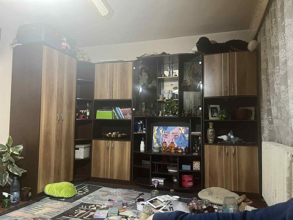 Vand mobila de sufeagerie