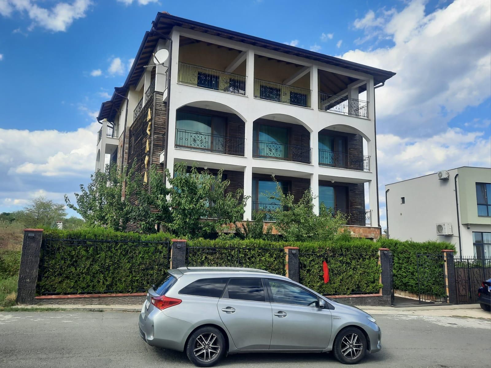 Toyota Auris 1, 8/99 коня  2015г.