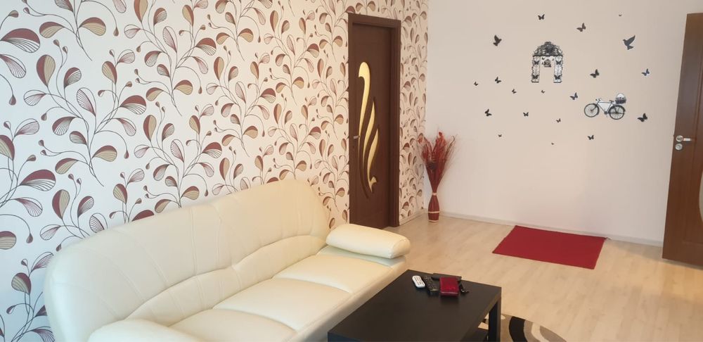 Inchiriez apartament 2 camere, et2 , zona Pizza Roma HCC