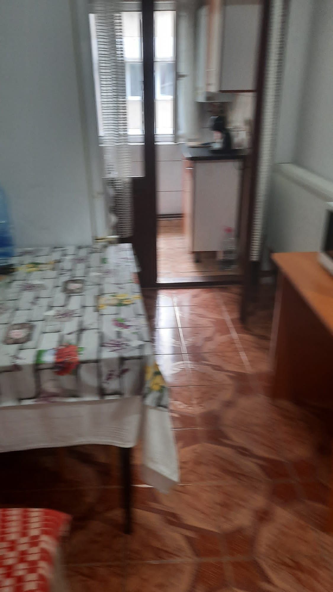 Închiriez garsoniera