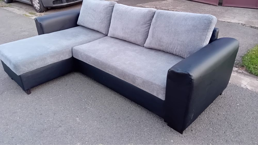 Coltar extensibil Reversibil  cu loc pentru haine