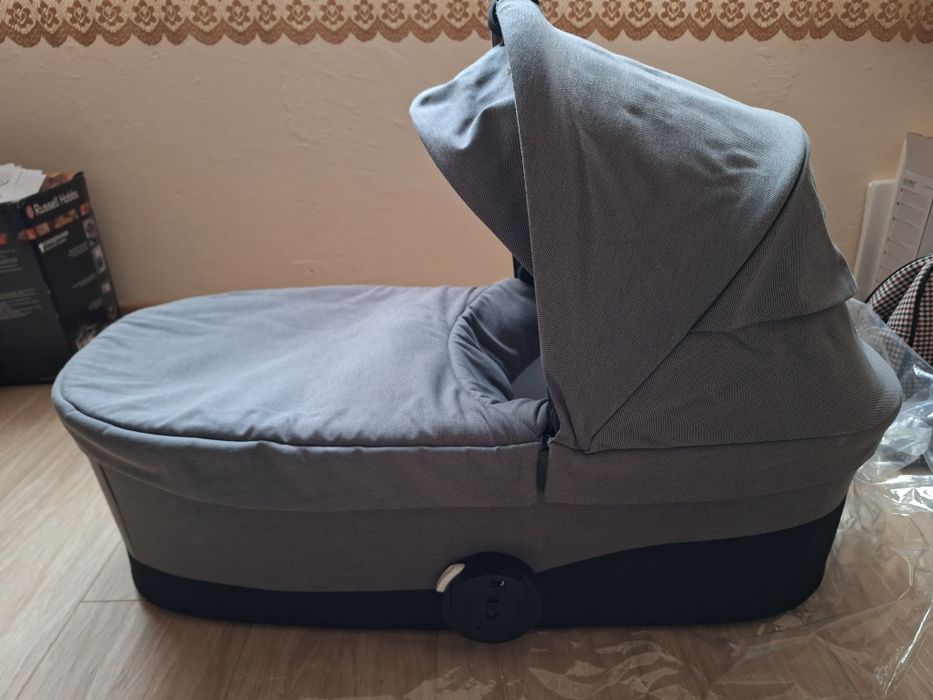 Cybex Balios S lux, кош за новородено
