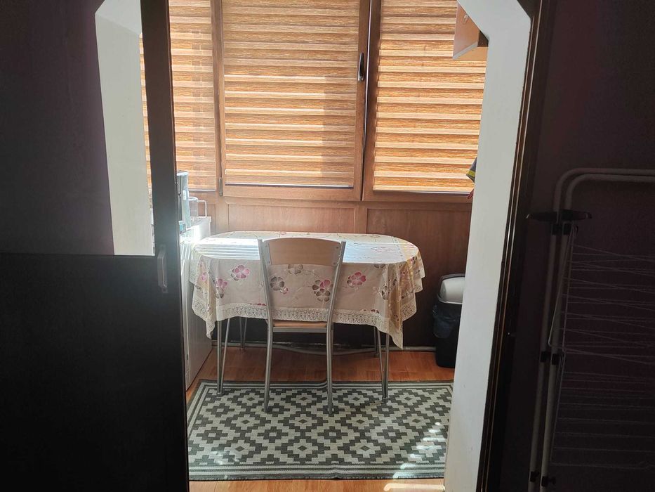Apartament 3 camere + living preț șoc..și negociabil..