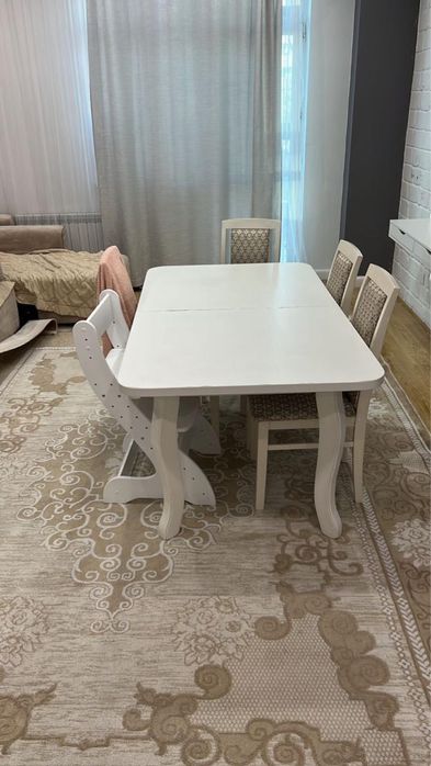 Продам стол и стулья