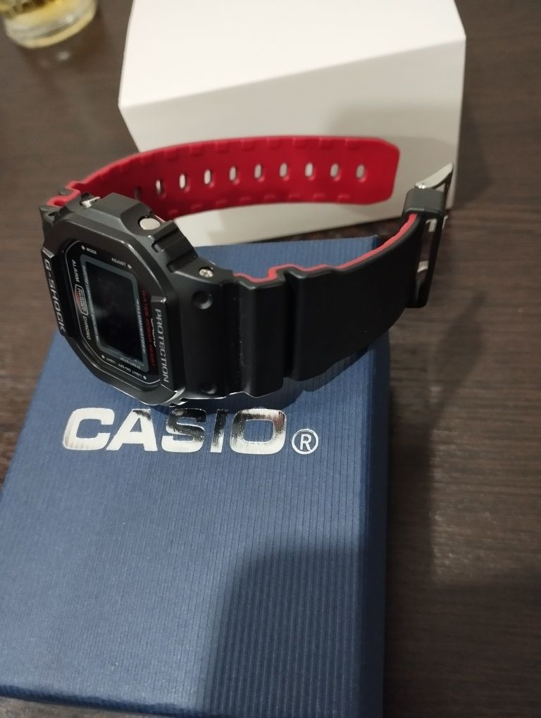Часы Casio G-Shock.