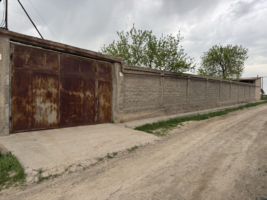 Uchastka sotiladi Nazarbek Tekistil