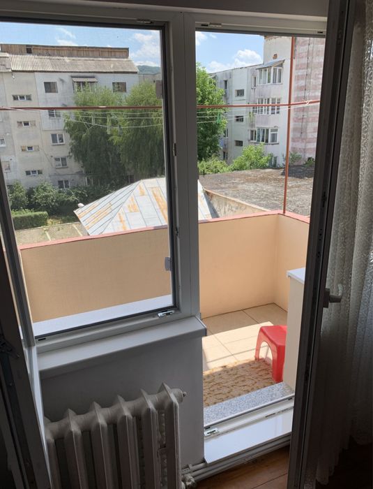 Doua camere . Apartament de inchiriat Bistrita . Aleea Margaretelor .