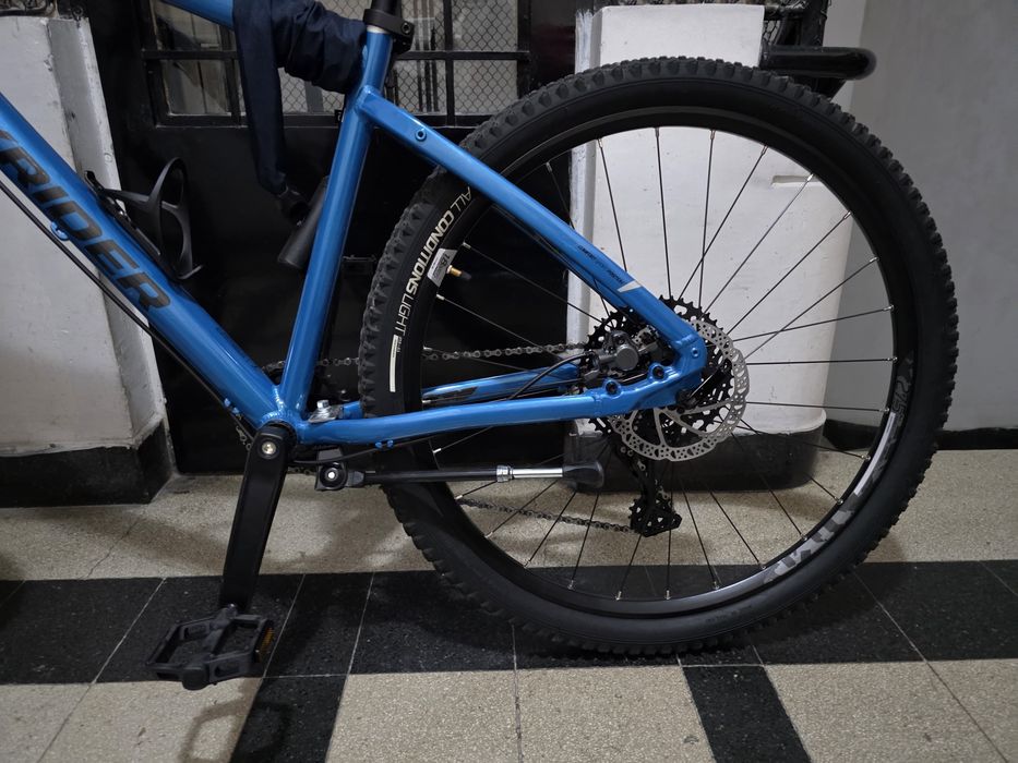 Bicicletă MTB ROCKRIDER ST540 cu toate accesoriile din poză incluse