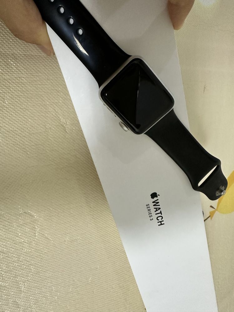 Продам Apple Watch 3 series
