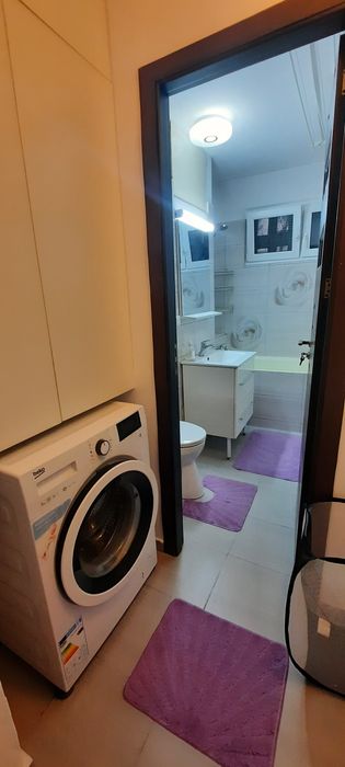 De închiriat apartament 3 camere