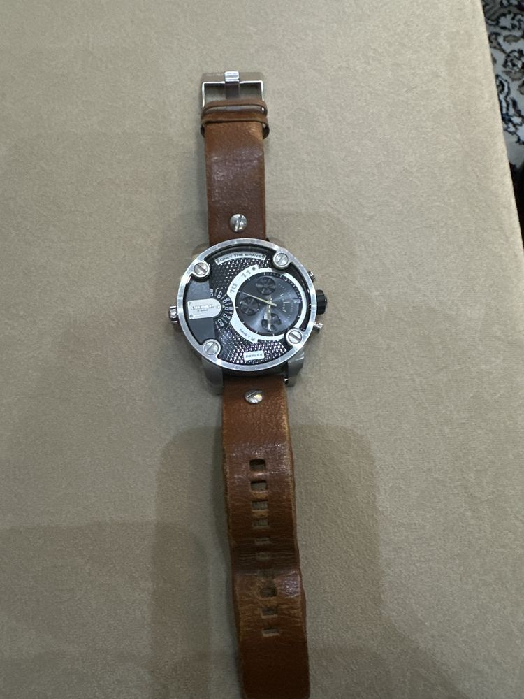 Часы Diesel!!! В отличном Состояние !!!