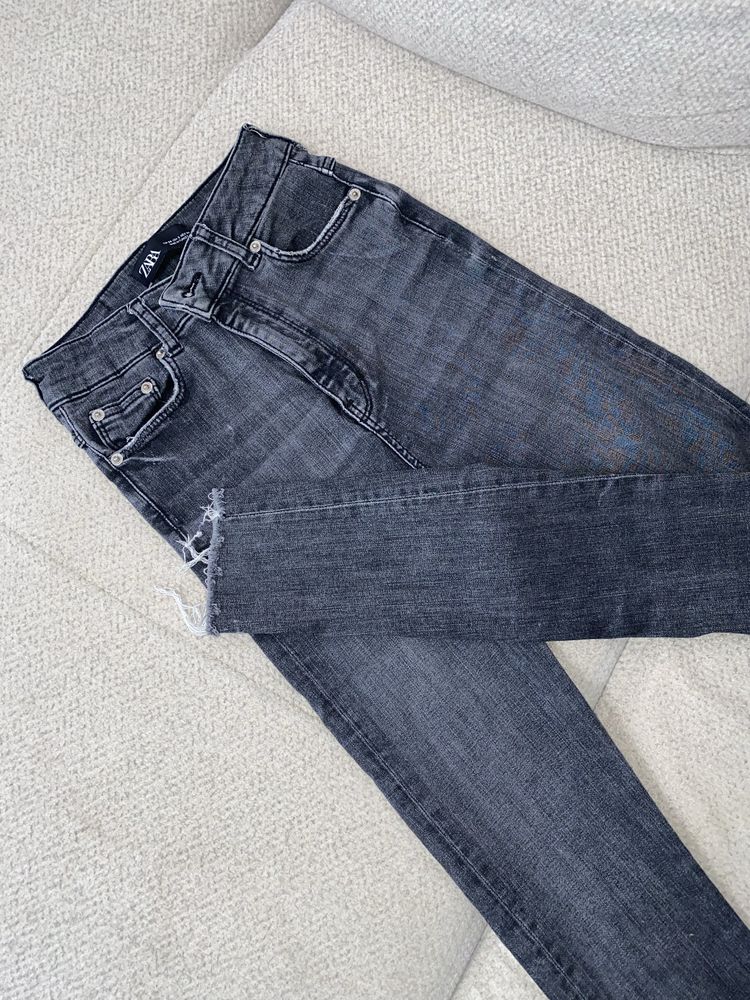 Дънки Нови Zara Stradivarius