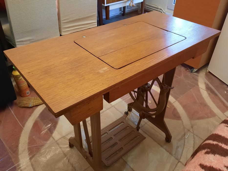 Mașină de cusut marca Union