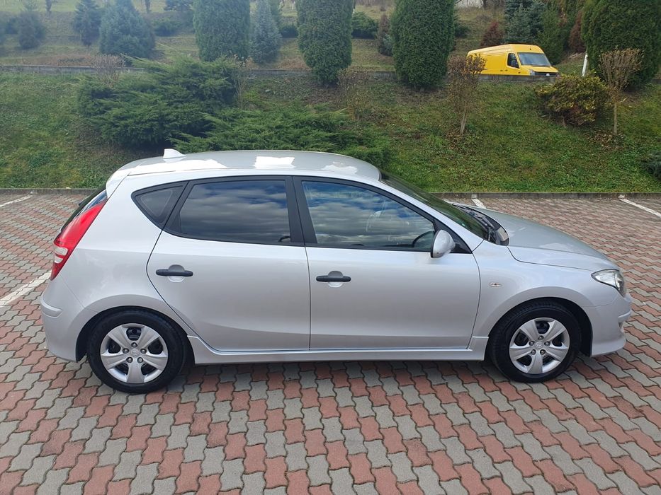 -Hyundai i30 facelift-2011-1.4benzina-109cai-euro5-germania toll -