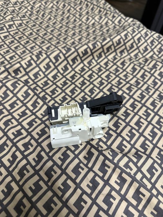 Замок на стиральную машину Samsung