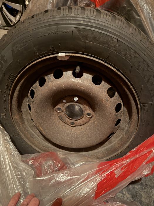 Зимни гуми Hankook 175/65/R14 с джанти за Renault Twingo