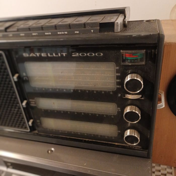 Radio Grundig satelette 2000