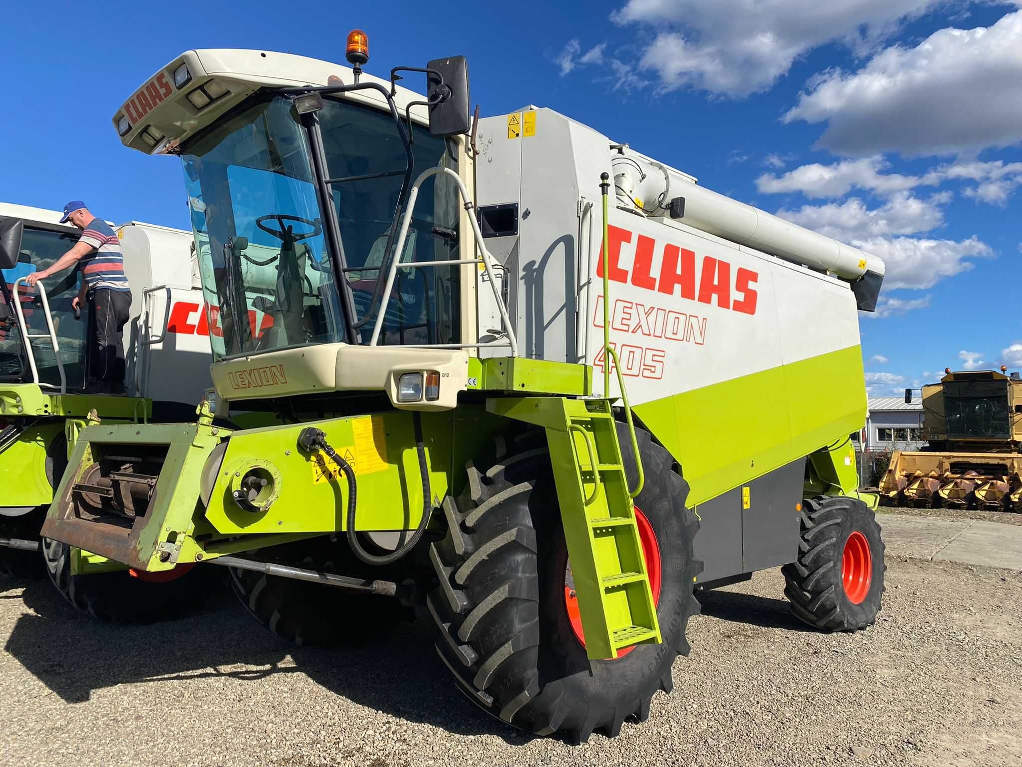 Combina agricola LEXION 405