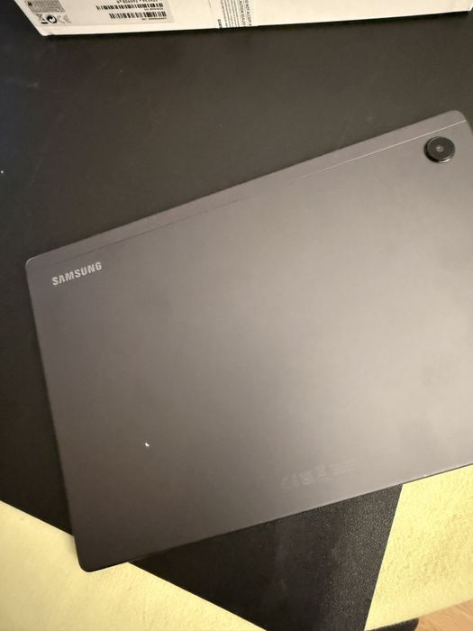 Vând tableta Samsung TAB A8
