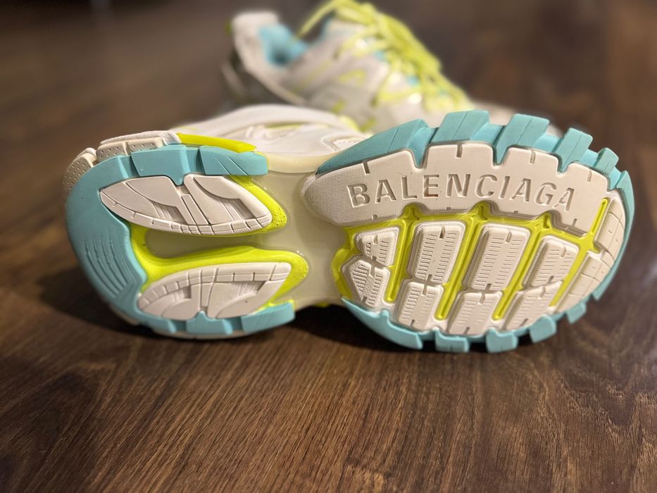 Balenciaga track