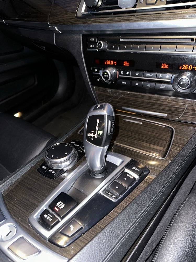 Vand bmw seria 7 LD masina este in stare foarte buna