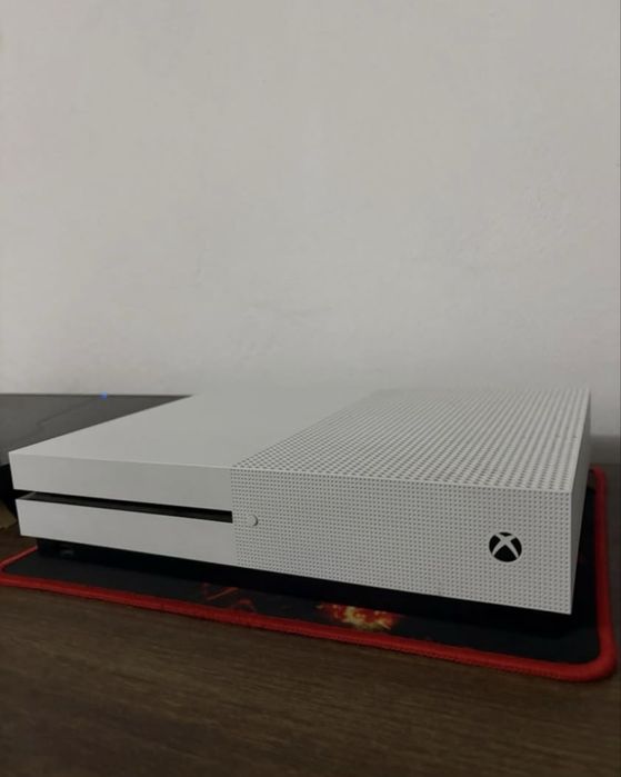 Vând  Xbox  one s