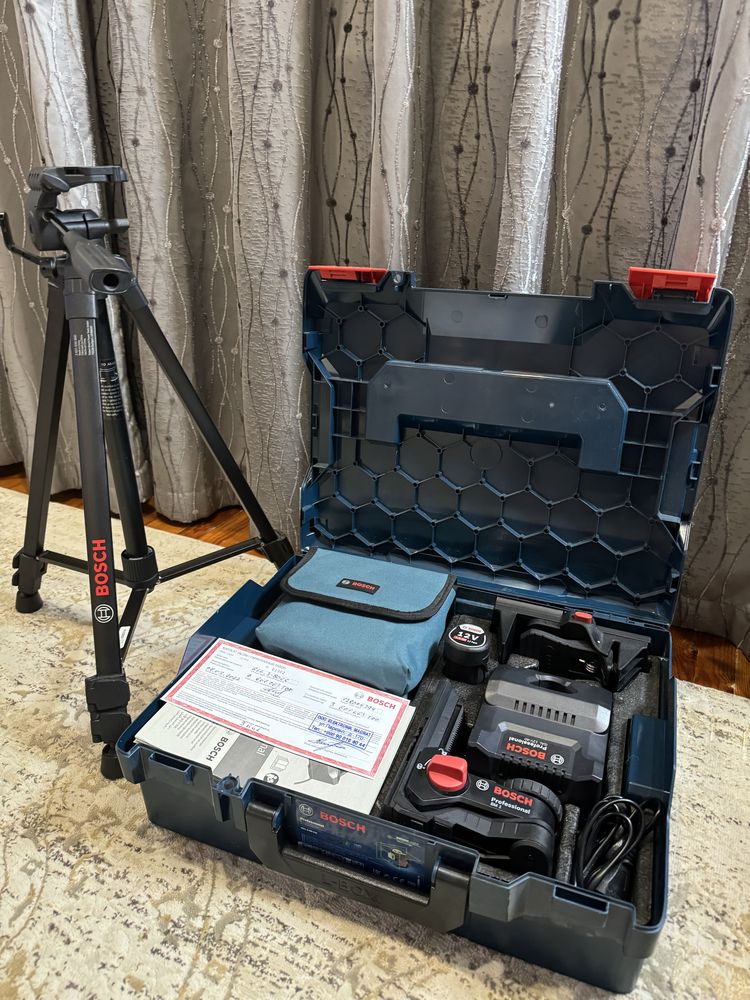 Лазерный уровень Bosch GLL 3-80 CG Professional
