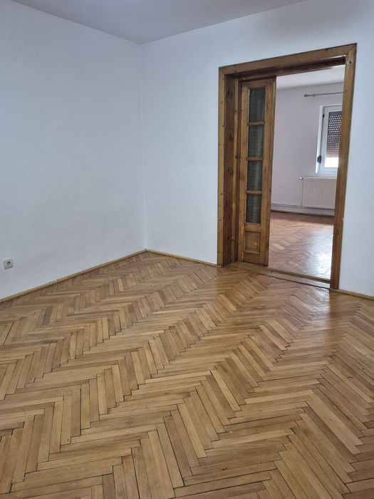 Spațiu de închiriat etaj 1 - zona UTA/Vlaicu