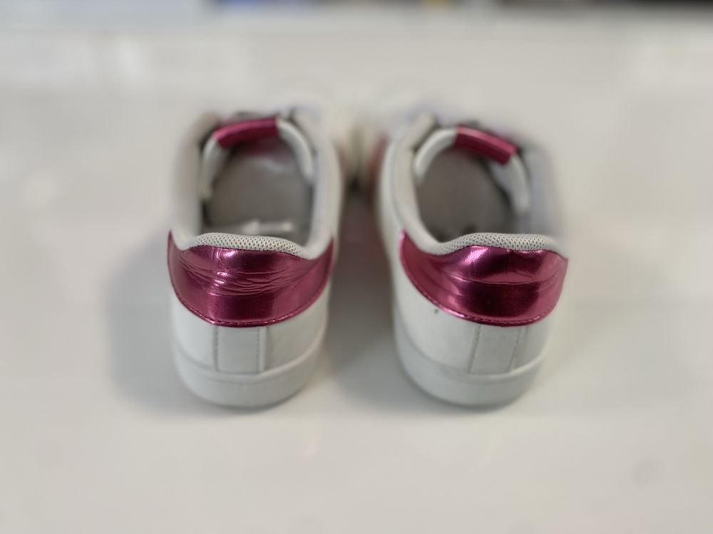 Дамски маратонки на Guess