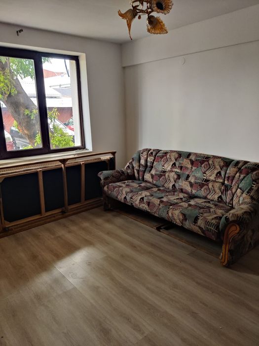 Vând canapea extensibila