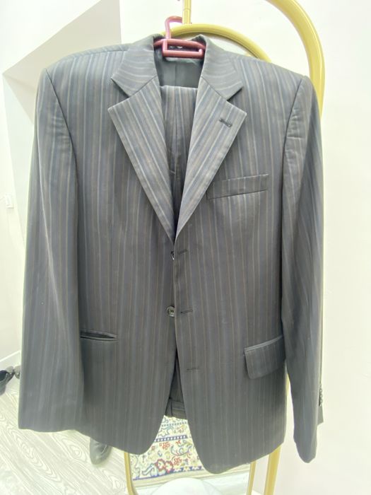 Мужской костюм сатылады