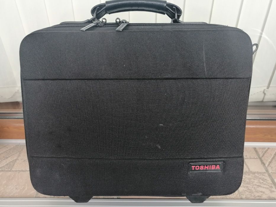 чанта Toshiba