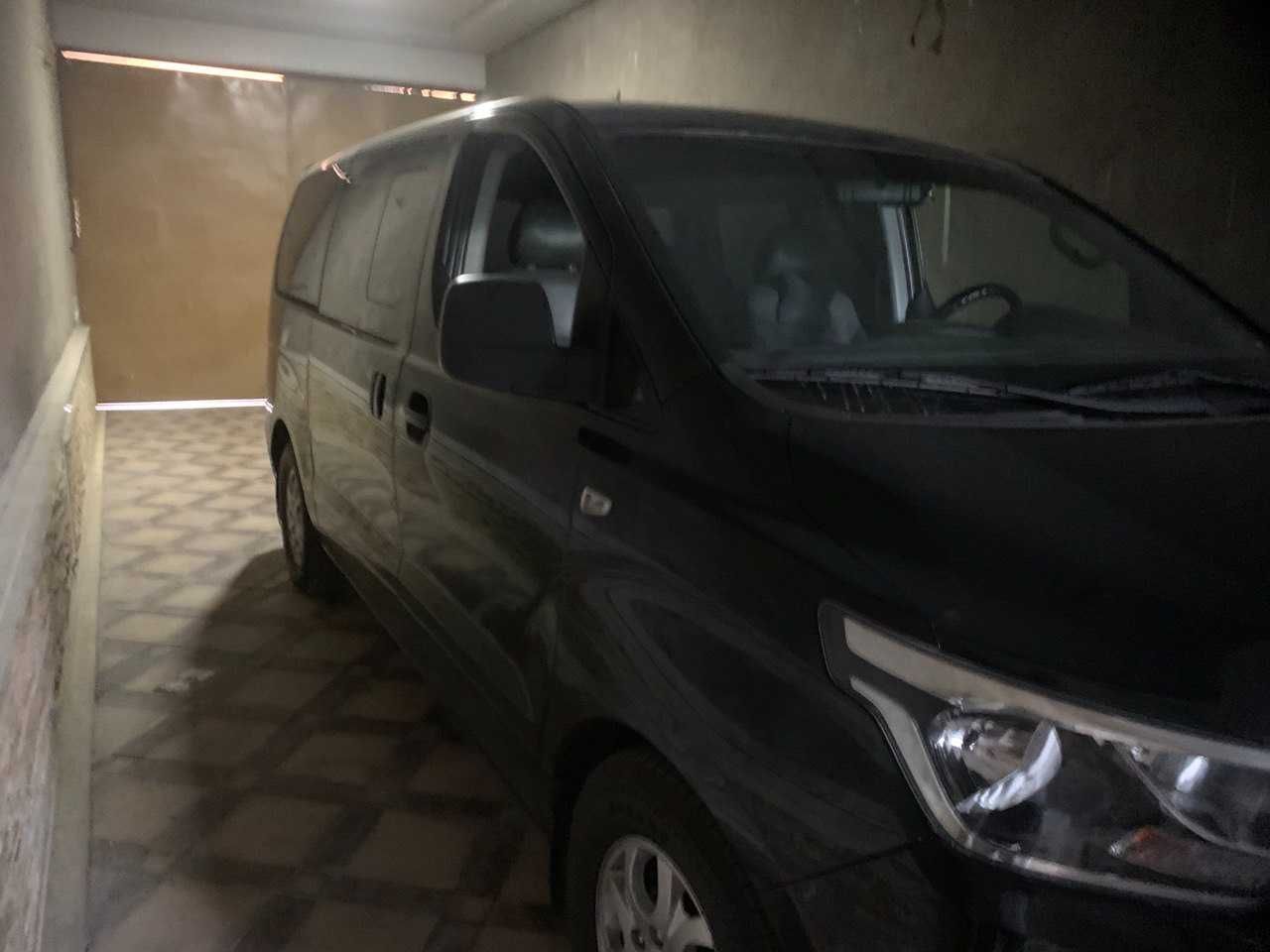 Hyundai Grand Starex