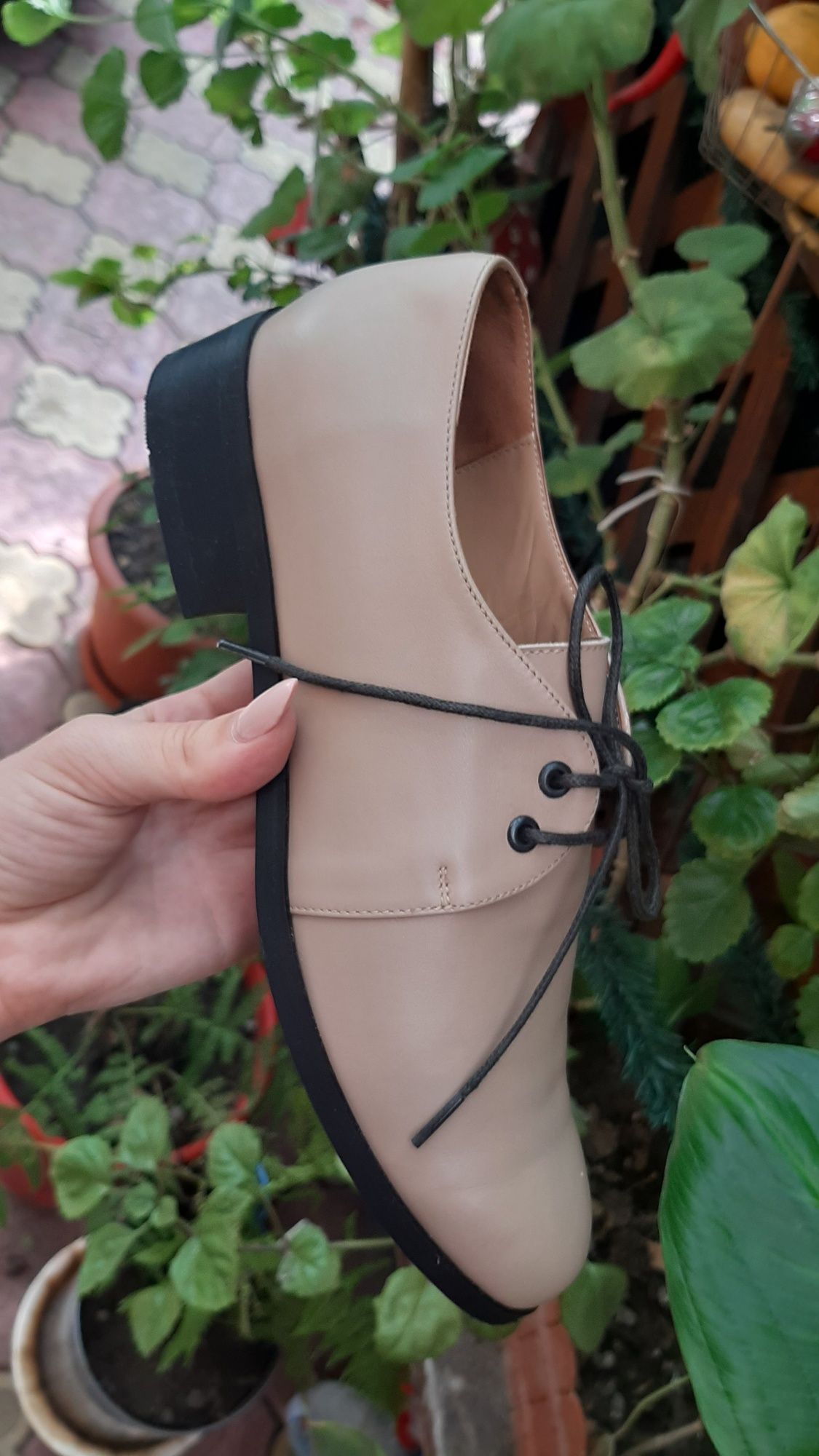 Pantofi piele naturala crem brand Cristina Ciobanu