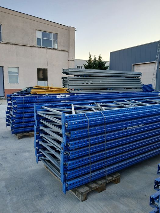 Avem rafturi metalice de vânzare